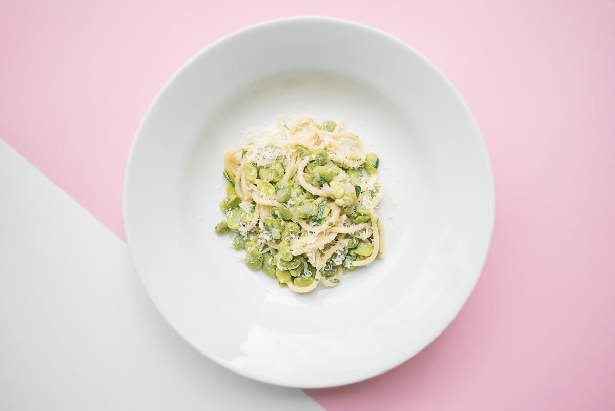 Spaghetti mit Fava, Minze und Pecorino