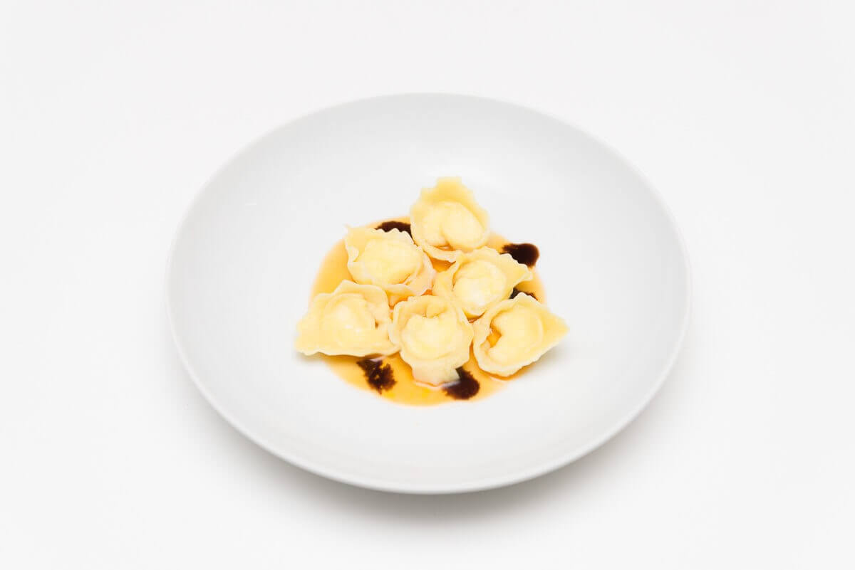 Tortelli mit Ricotta, Parmigiano Reggiano und Aceto Balsamico Tradizionale